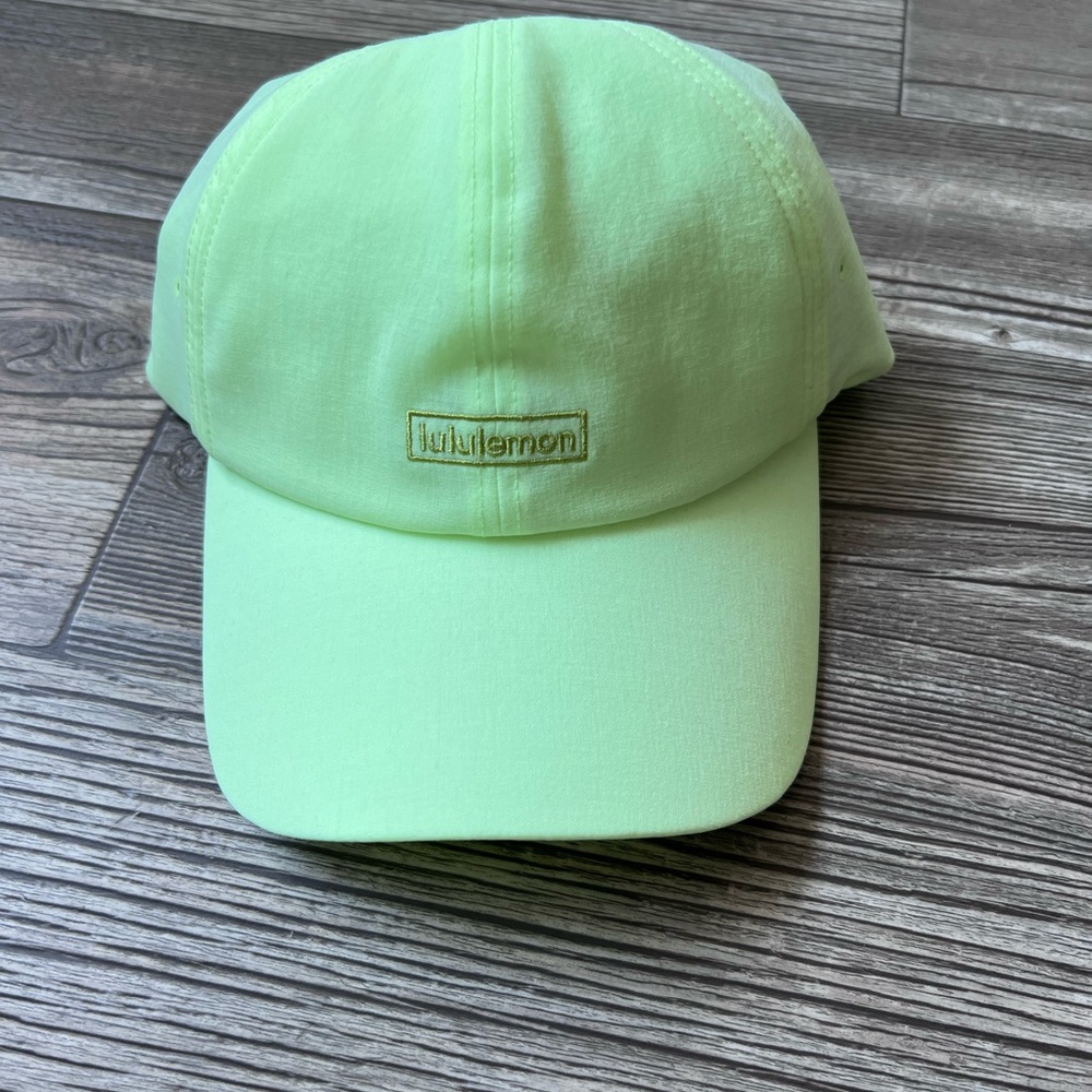 Lululemon baller hat